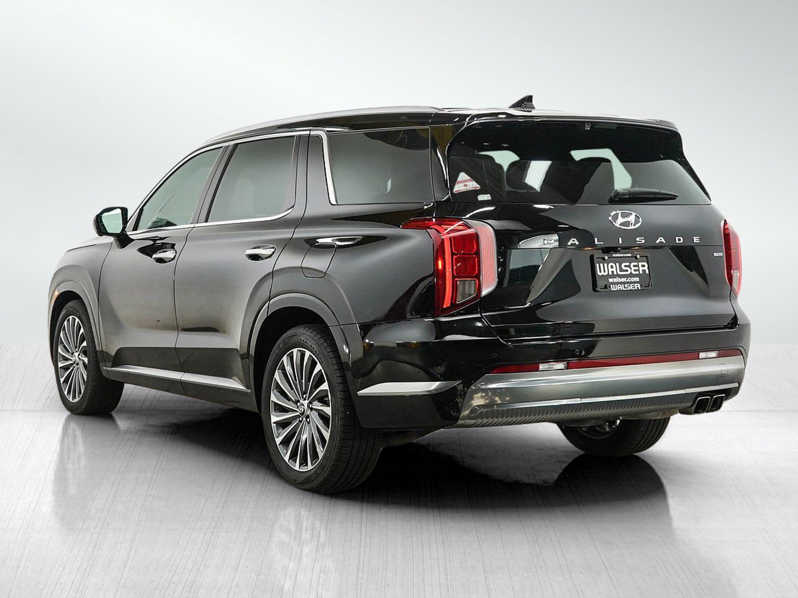 Used 2024 Hyundai Palisade Calligraphy AWD/4WD image 3