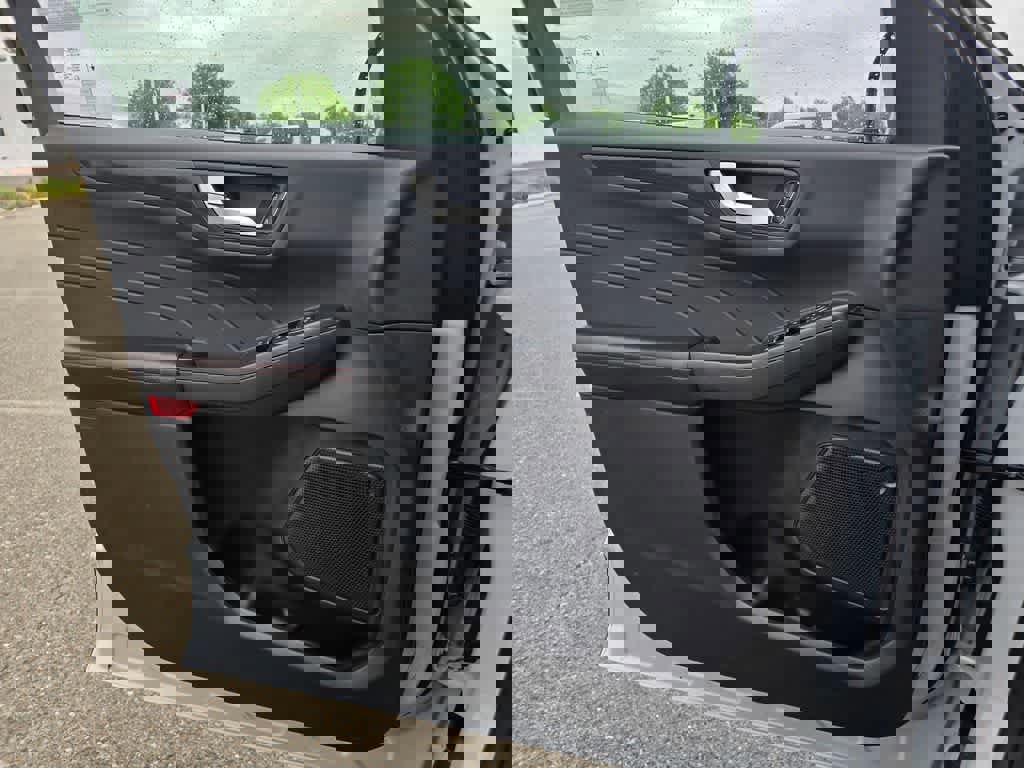 Used 2025 Ford Escape ST-Line image 19