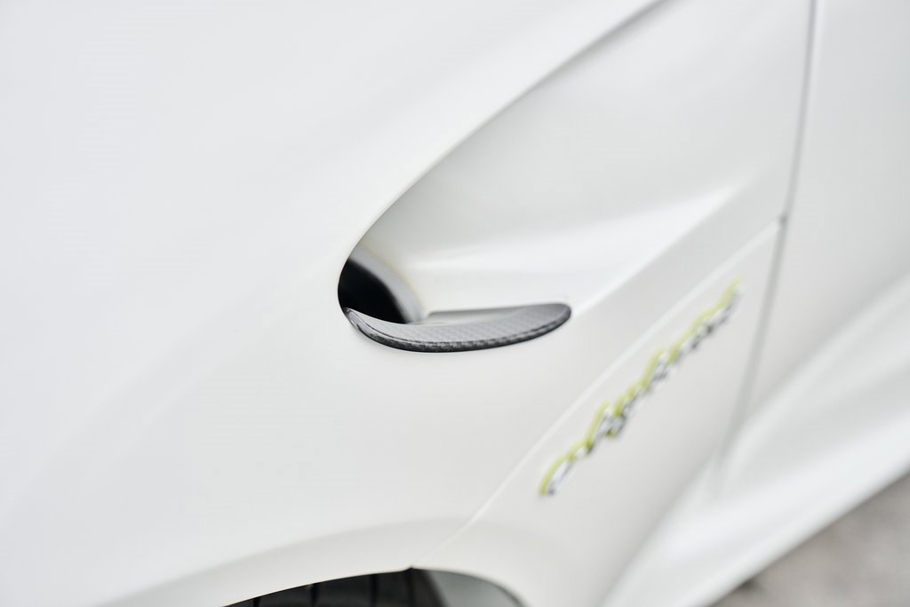 Used 2015 Porsche 918 Spyder w/Weissach Package image 10