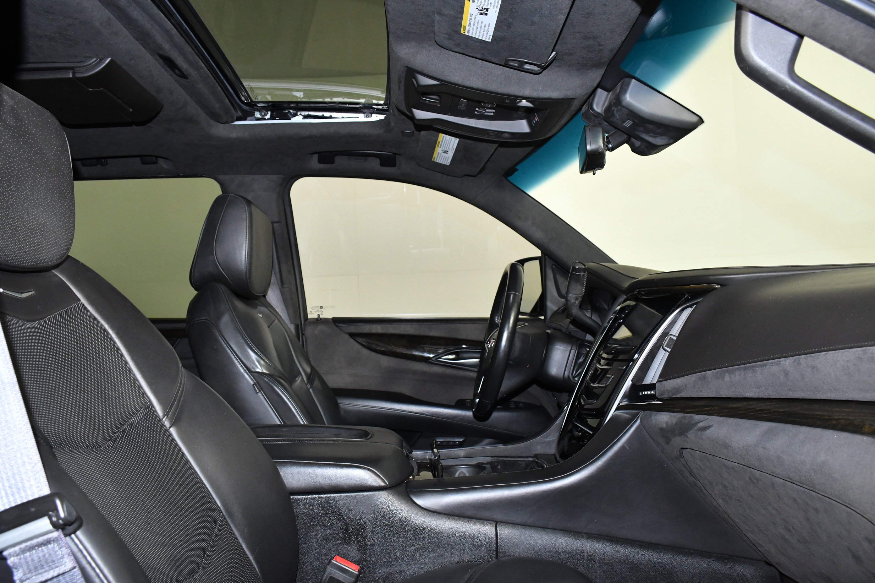 Used 2017 Cadillac Escalade ESV Platinum image 29