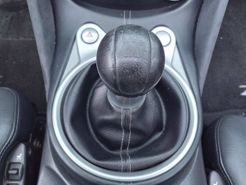 Used 2010 Nissan 370Z Touring image 24