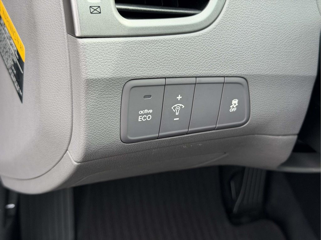 Used 2013 Hyundai Elantra GLS w/ Preferred Pkg FWD image 15