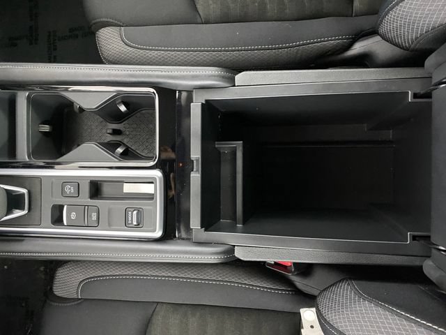 Used 2025 Nissan Pathfinder SV FWD image 28