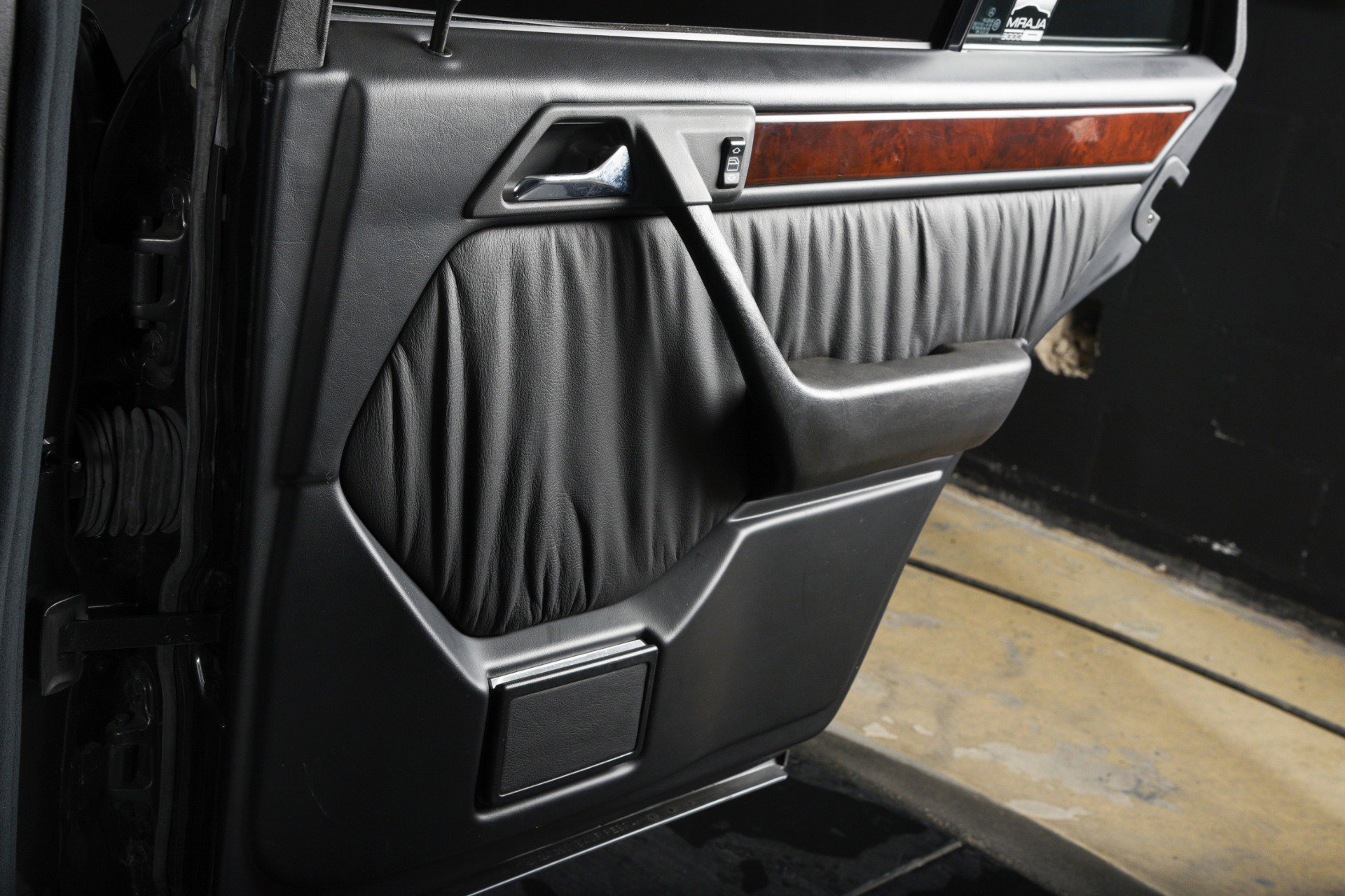 Used 1994 Mercedes-Benz E 500 Sedan image 32