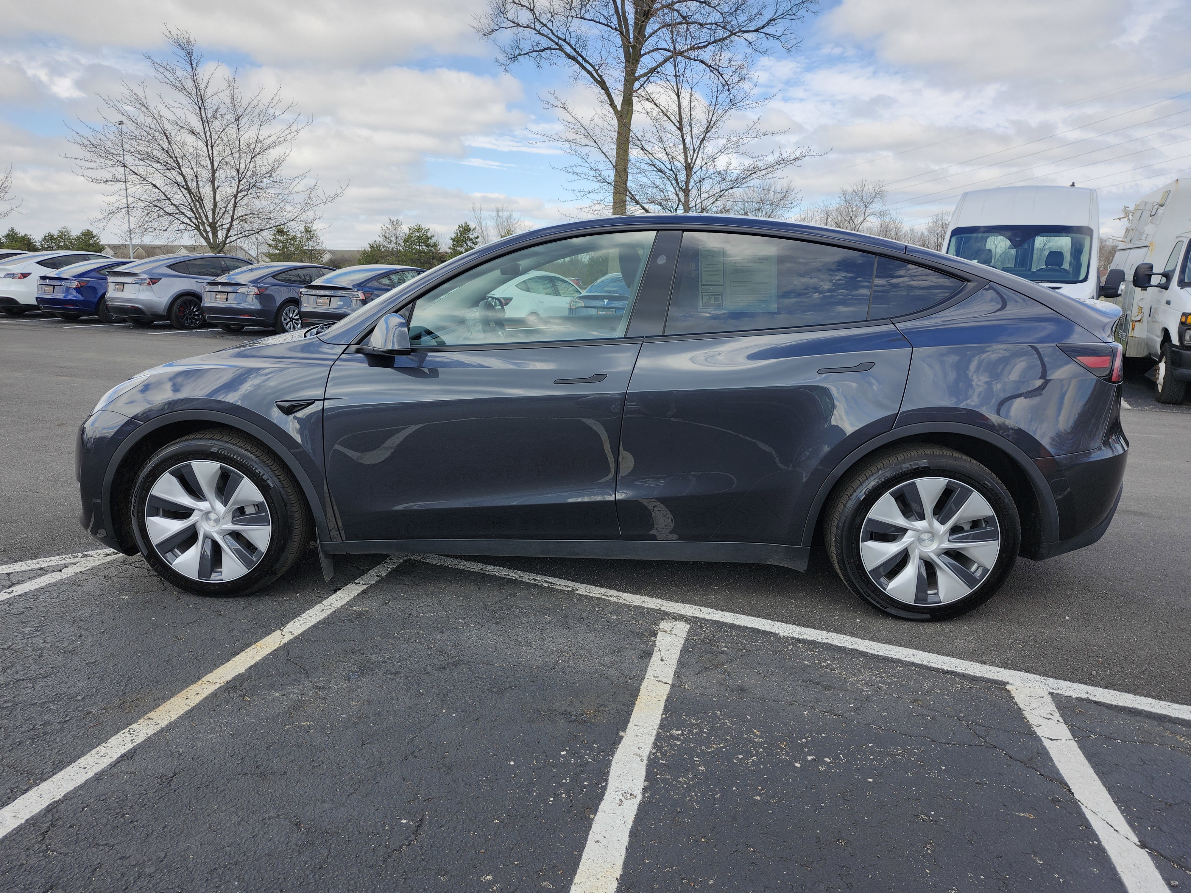 Used 2024 Tesla Model Y Long Range AWD/4WD image 12