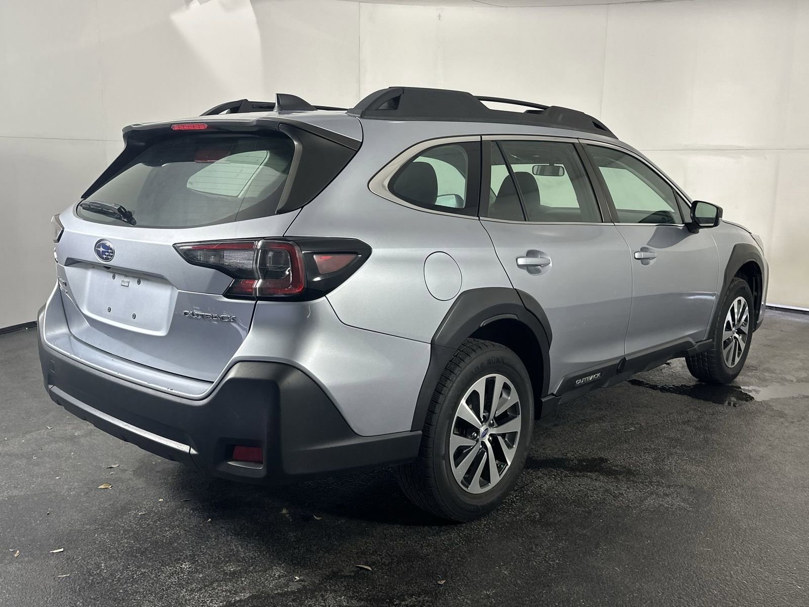 Used 2023 Subaru Outback 2.5i image 11