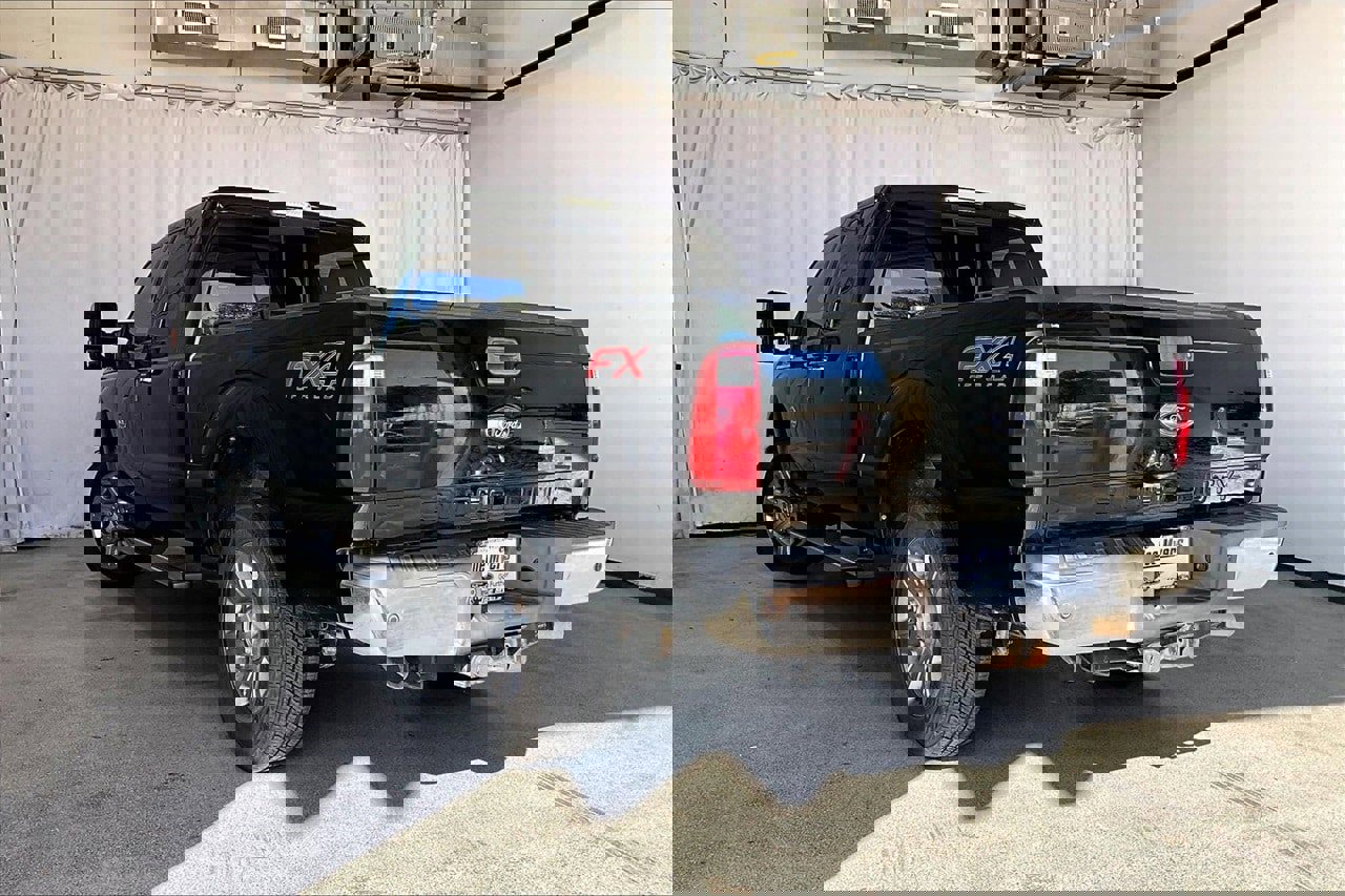 Used 2015 Ford F250 Lariat w/ Lariat Ultimate Package image 5