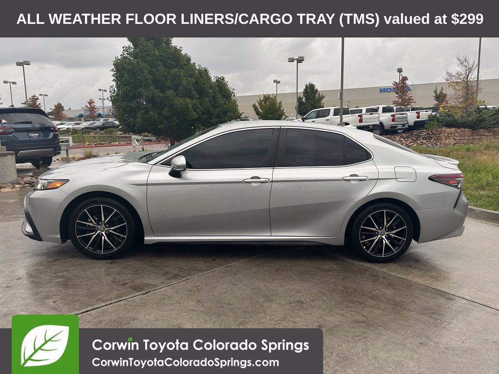 Used 2023 Toyota Camry SE AWD/4WD image 4
