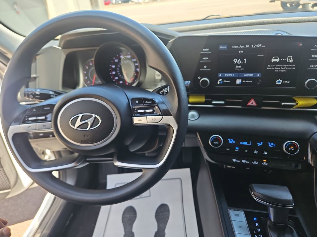 Used 2021 Hyundai Elantra SEL FWD image 13