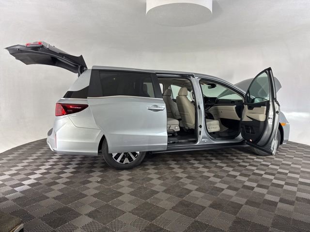 Certified 2026 Honda Odyssey EX-L image 17