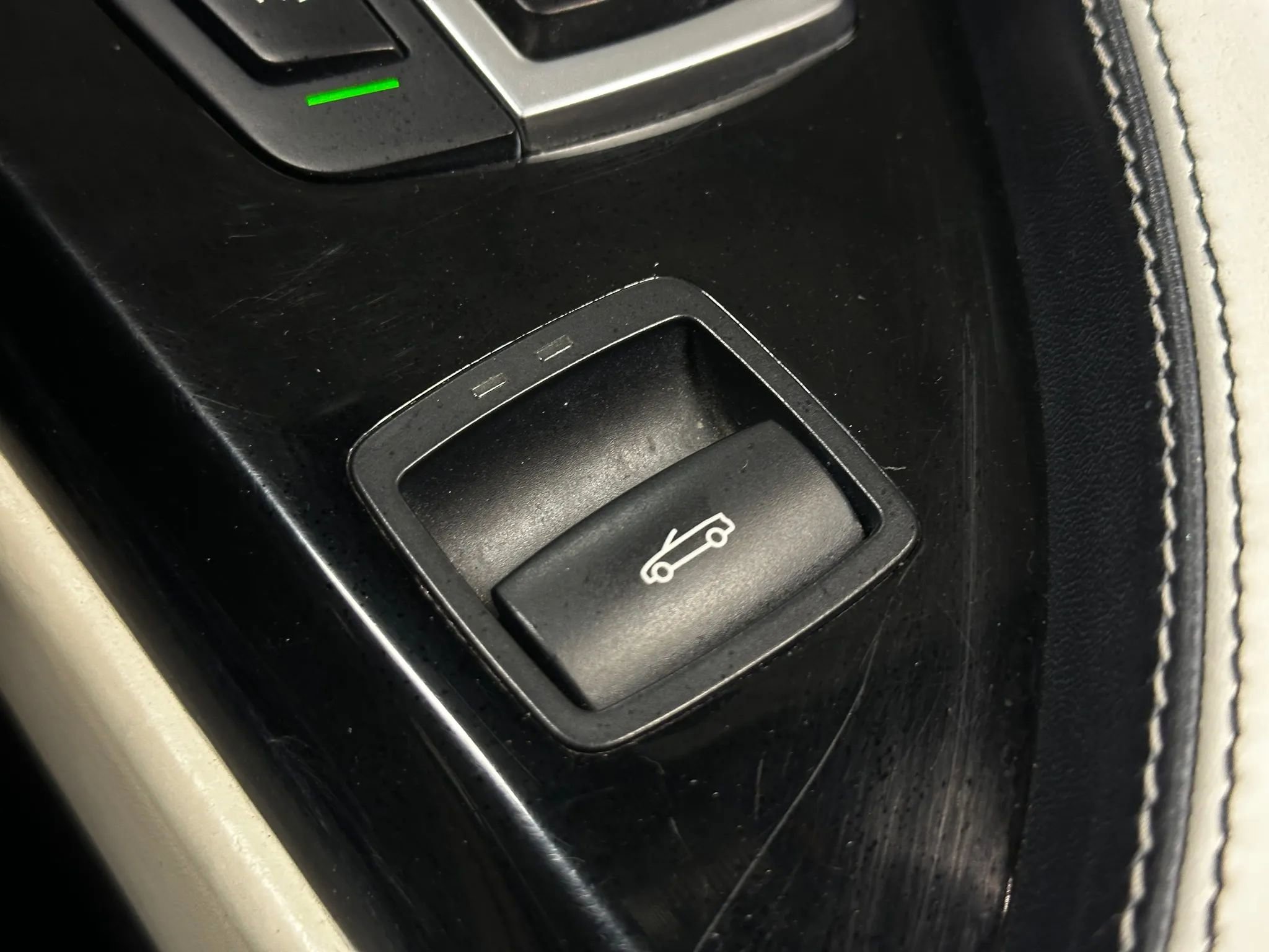 Used 2013 BMW 650i xDrive Convertible image 35