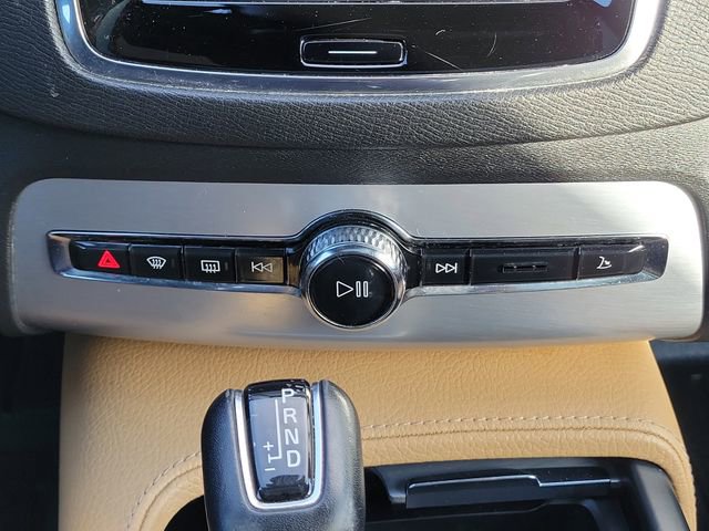 Used 2018 Volvo XC90 T5 Momentum image 30