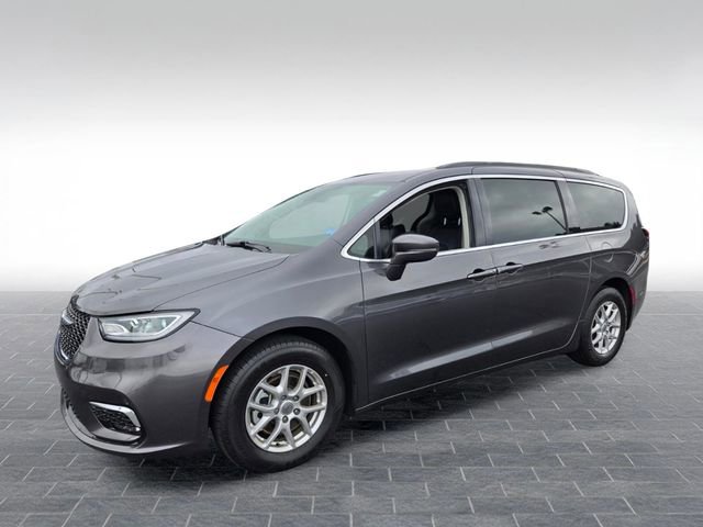 Used 2022 Chrysler Pacifica Touring-L FWD image 3