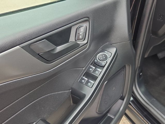 Used 2025 Ford Escape Active AWD/4WD image 14