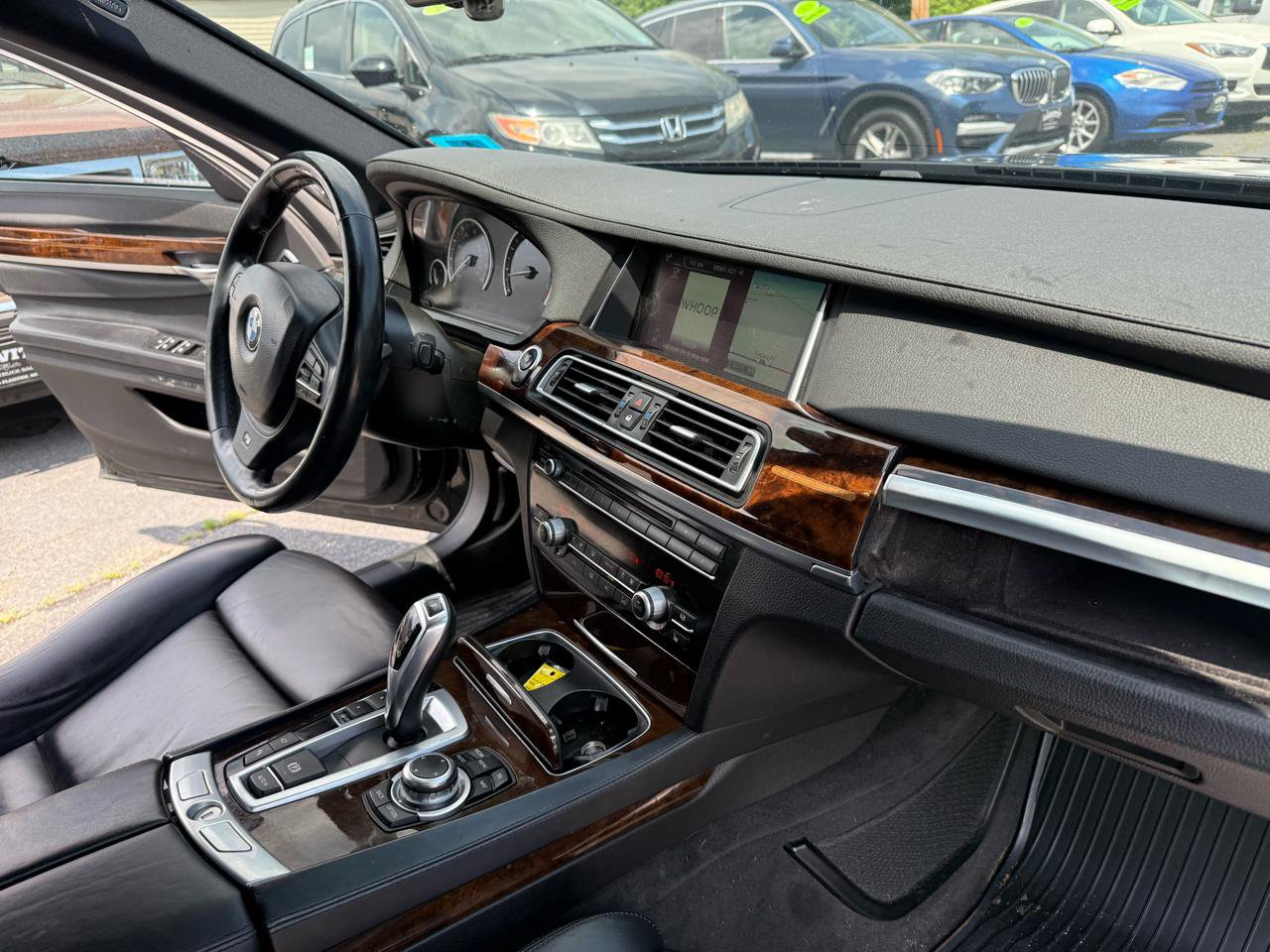 Used 2013 BMW 750Li RWD image 18