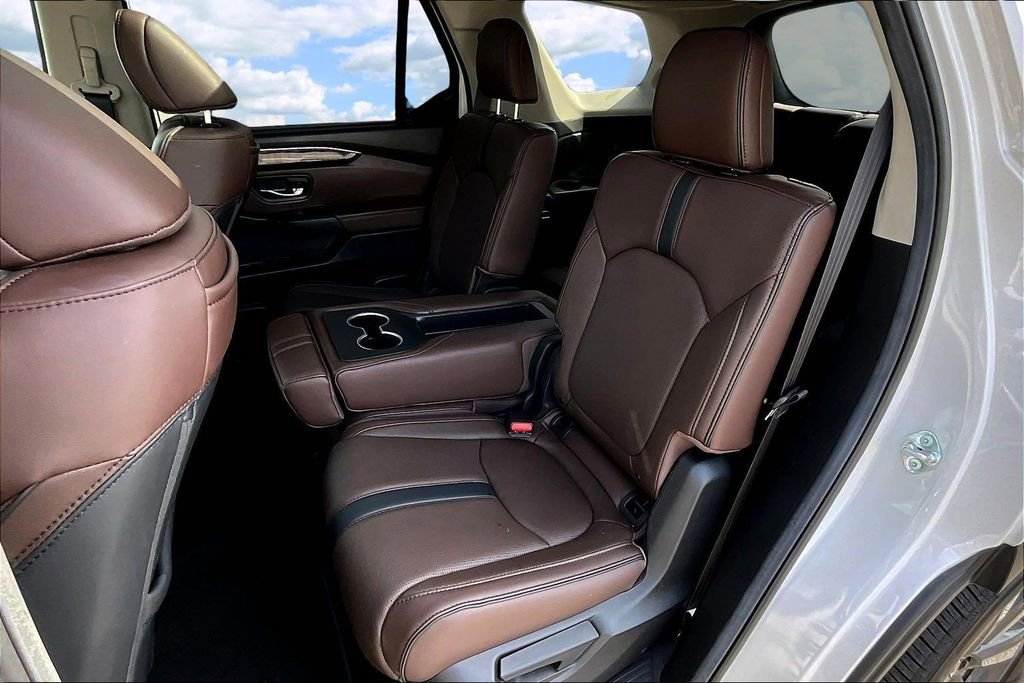 Used 2025 Honda Pilot Elite image 24