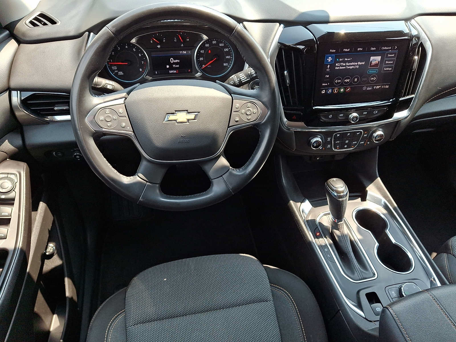Used 2020 Chevrolet Traverse LT w/ Driver Confidence II Package AWD/4WD image 12
