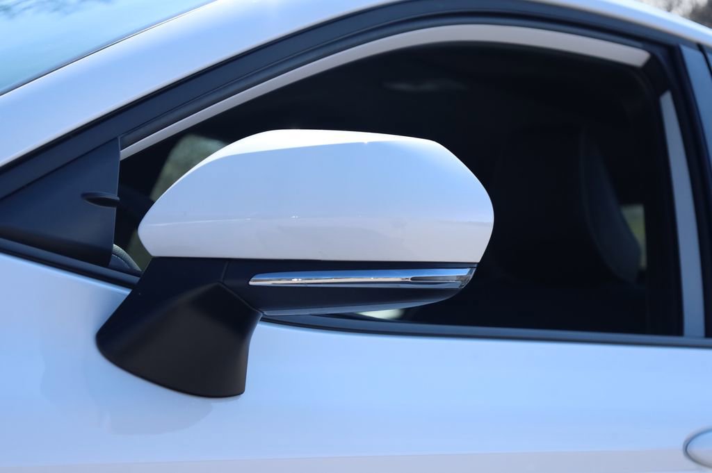 Used 2025 Toyota Camry SE image 17