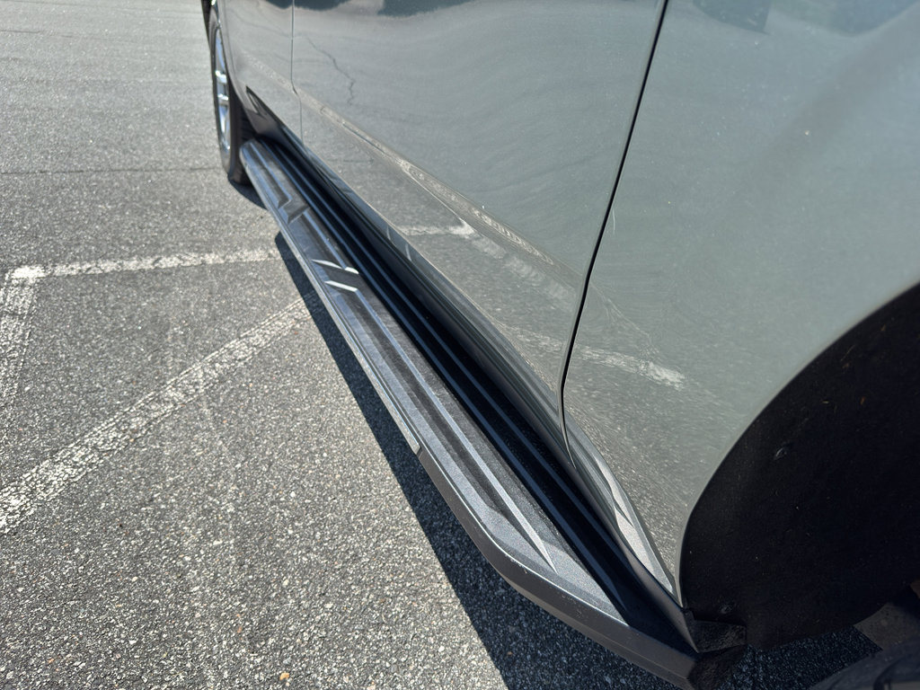 Used 2023 Chevrolet Suburban LT image 7