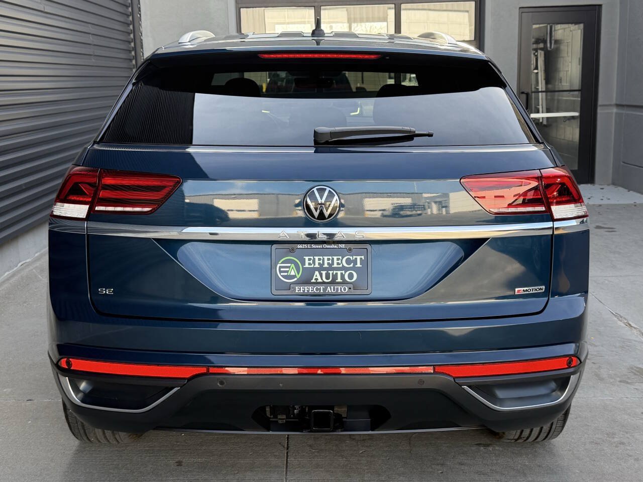 Used 2022 Volkswagen Atlas Cross Sport SE AWD/4WD image 12