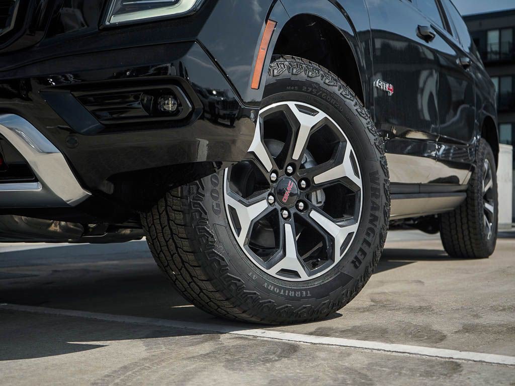 New 2026 GMC Yukon XL AT4 w/ AT4 Premium Package AWD/4WD image 6