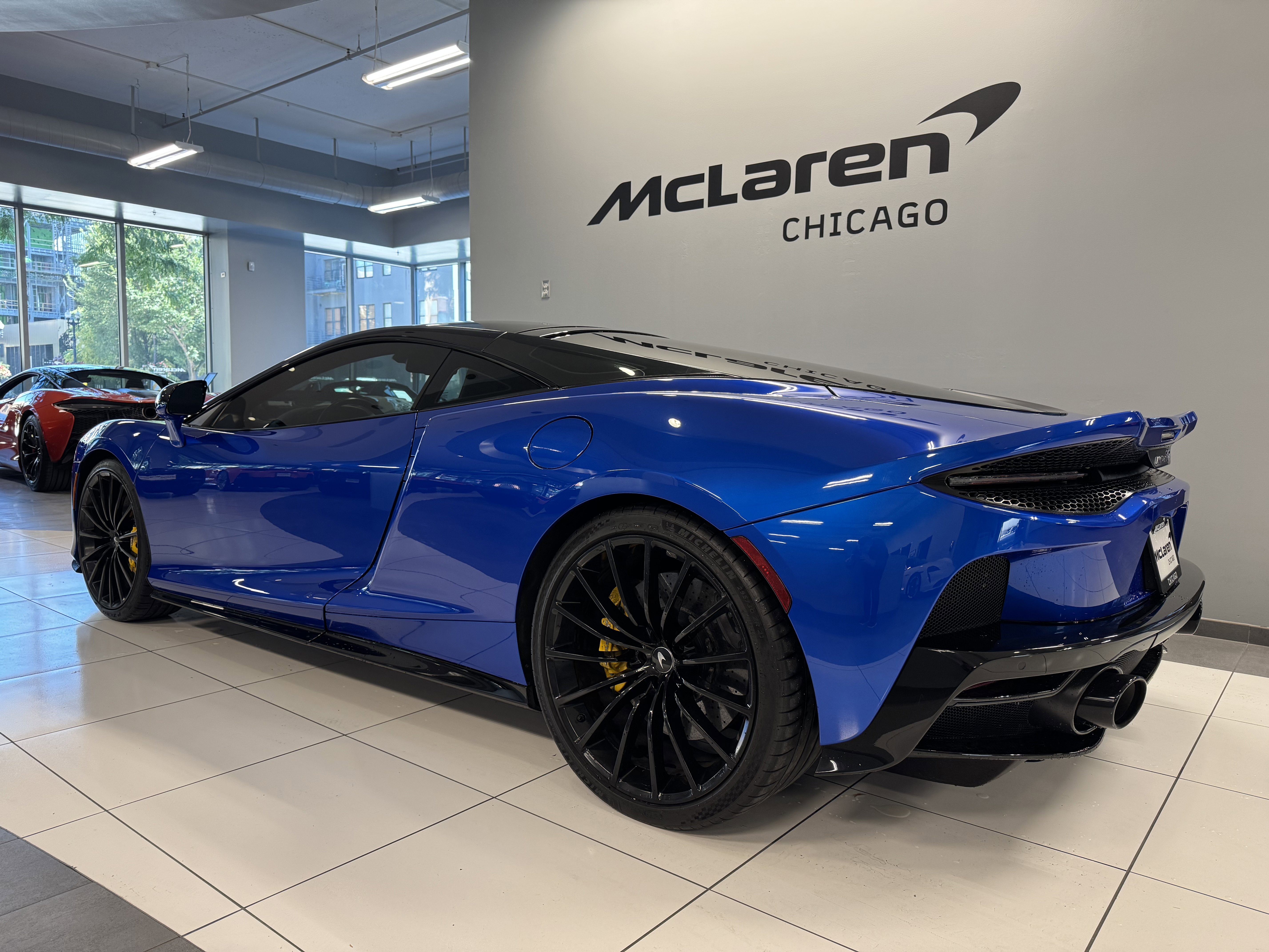 Used 2023 McLaren GT image 2