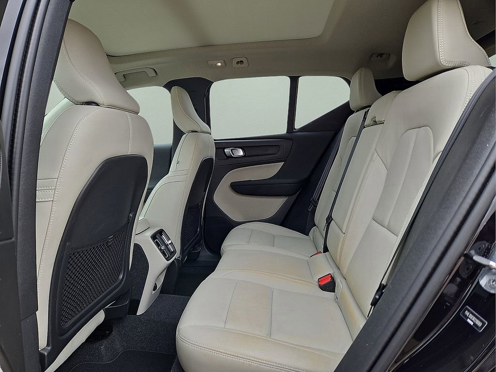 Used 2024 Volvo XC40 B5 Plus AWD/4WD image 15