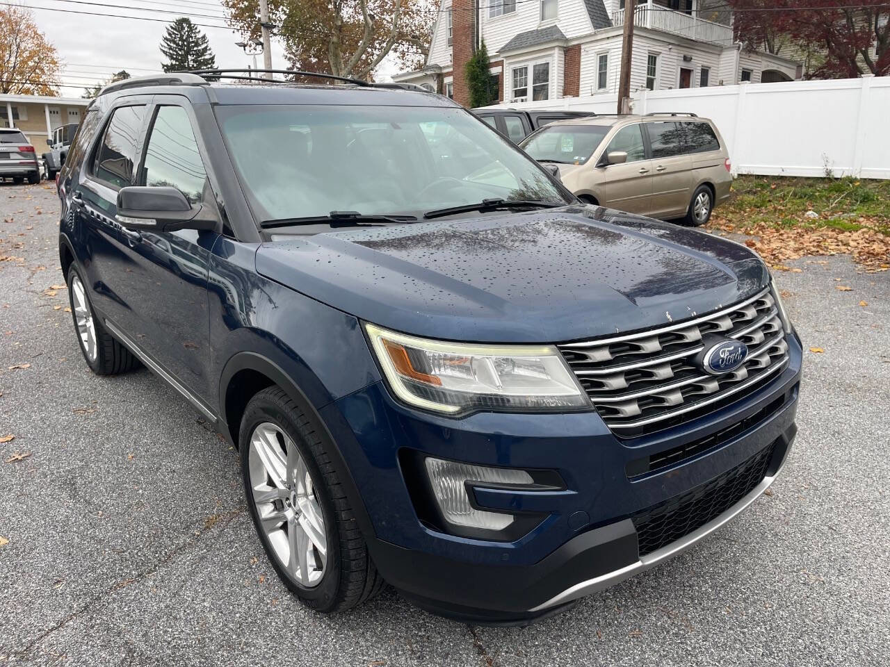 Used 2016 Ford Explorer XLT w/ Equipment Group 202A image 8