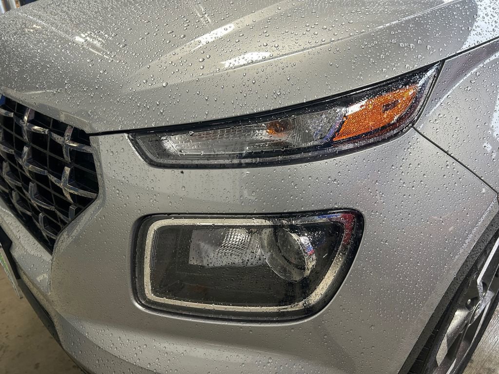 Used 2025 Hyundai Venue SEL image 36