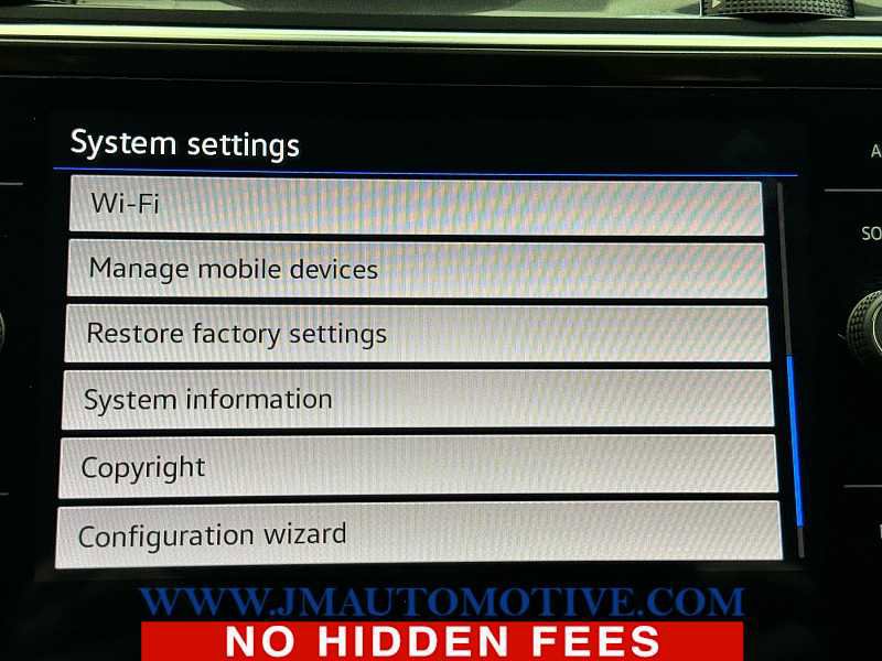 Used 2022 Volkswagen Tiguan SE image 30