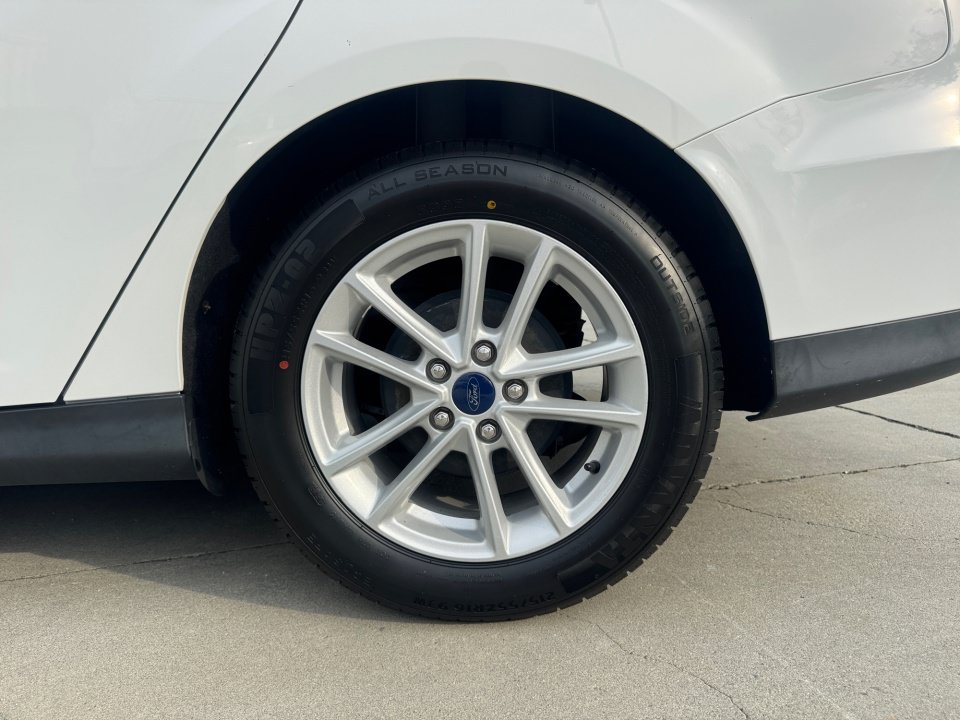 Used 2018 Ford Focus SE FWD image 26