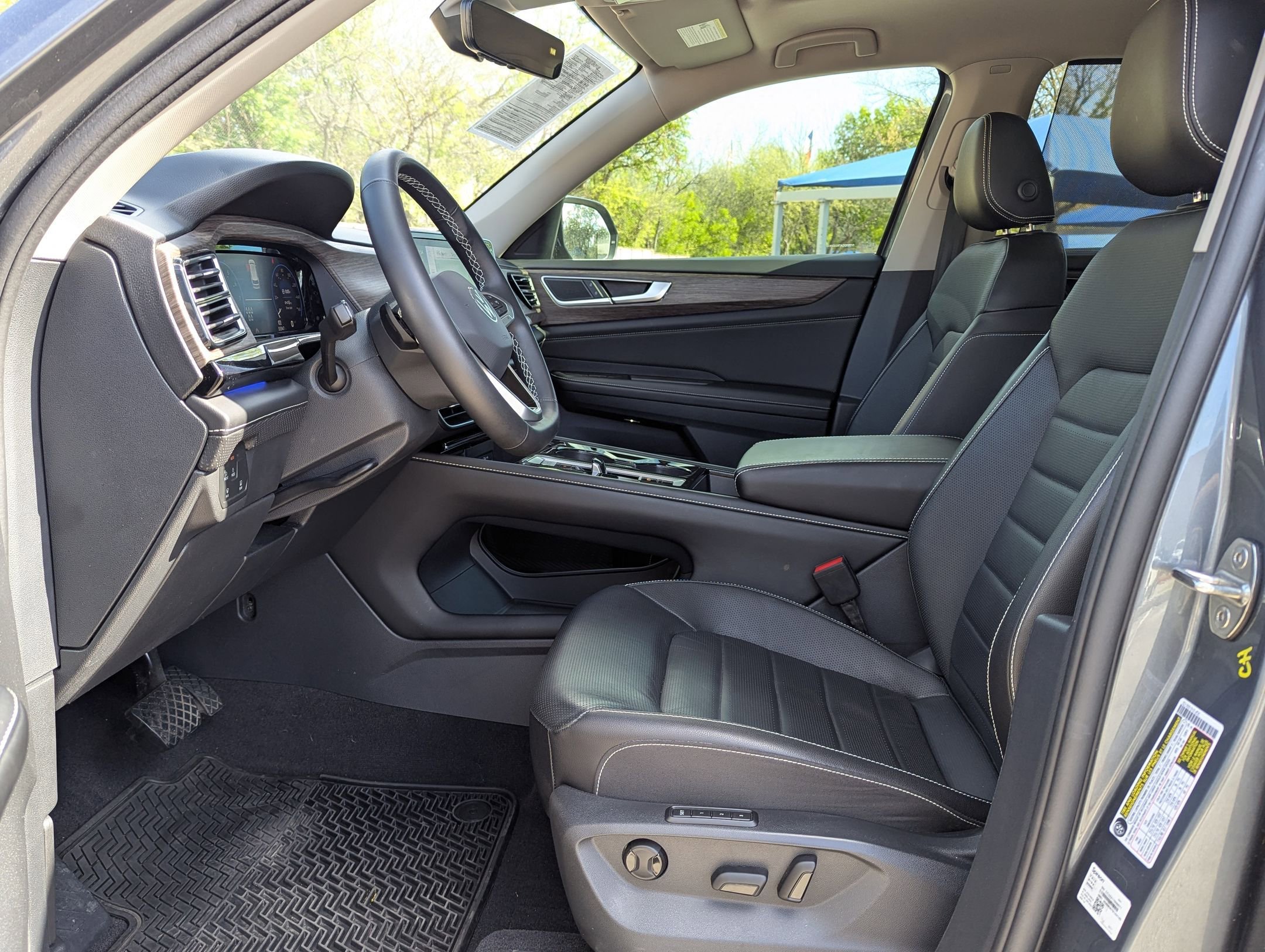 Used 2024 Volkswagen Atlas SEL image 9