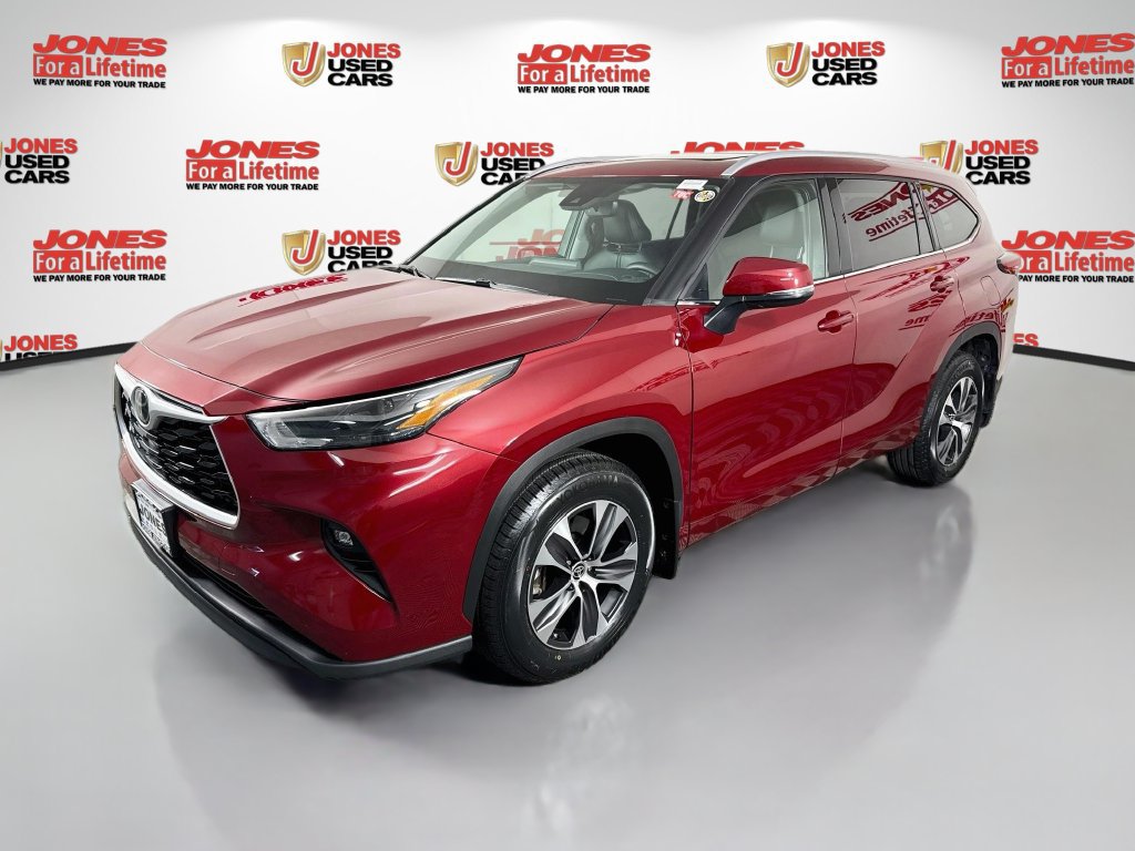 Certified 2022 Toyota Highlander XLE AWD/4WD image 14