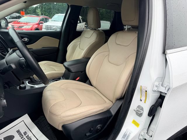 Used 2016 Jeep Cherokee Limited w/ Luxury Group AWD/4WD image 15