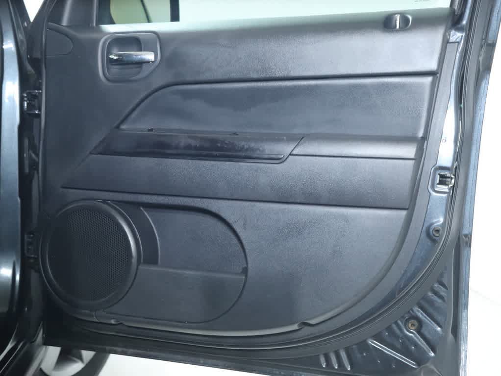 Used 2014 Jeep Patriot High Altitude FWD image 34