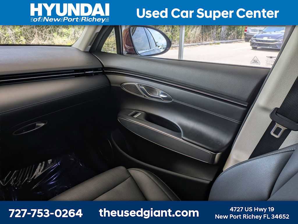 Used 2022 Genesis GV70 2.5T w/ Select Package AWD/4WD image 22