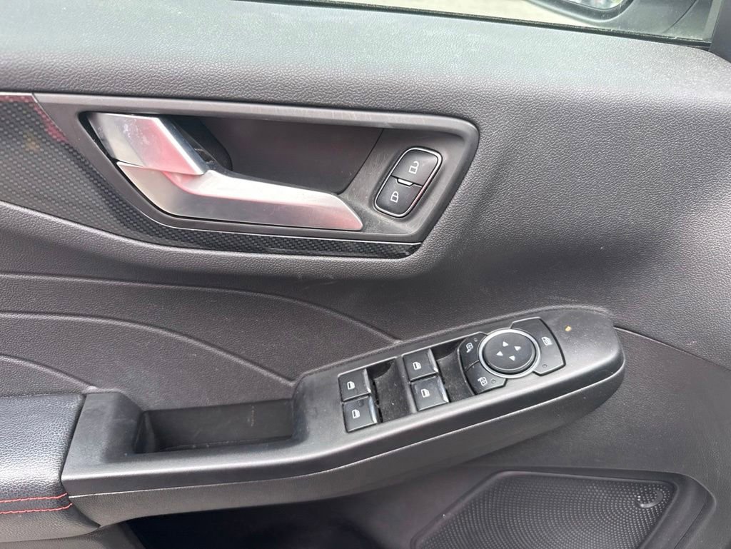 Used 2023 Ford Escape ST-Line w/ Tech Pack #1 AWD/4WD image 18