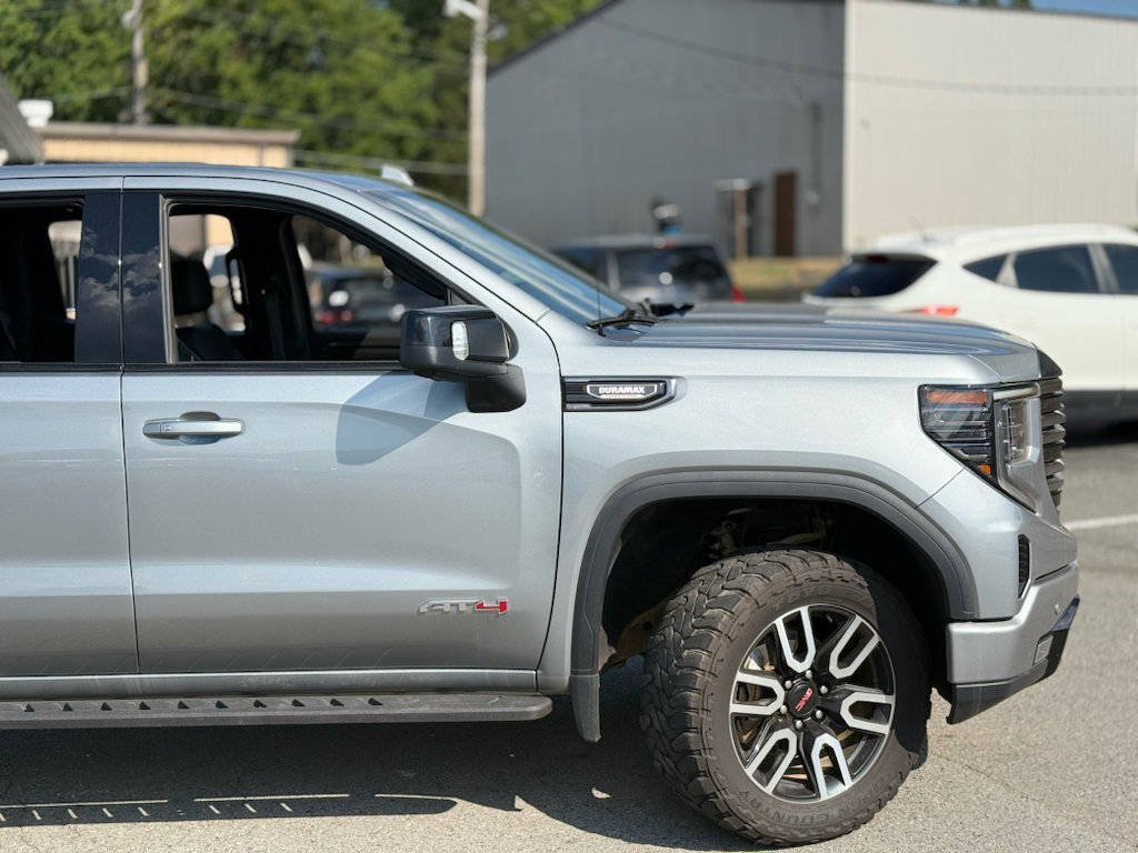 Used 2024 GMC Sierra 1500 AT4 w/ Technology Package AWD/4WD image 12