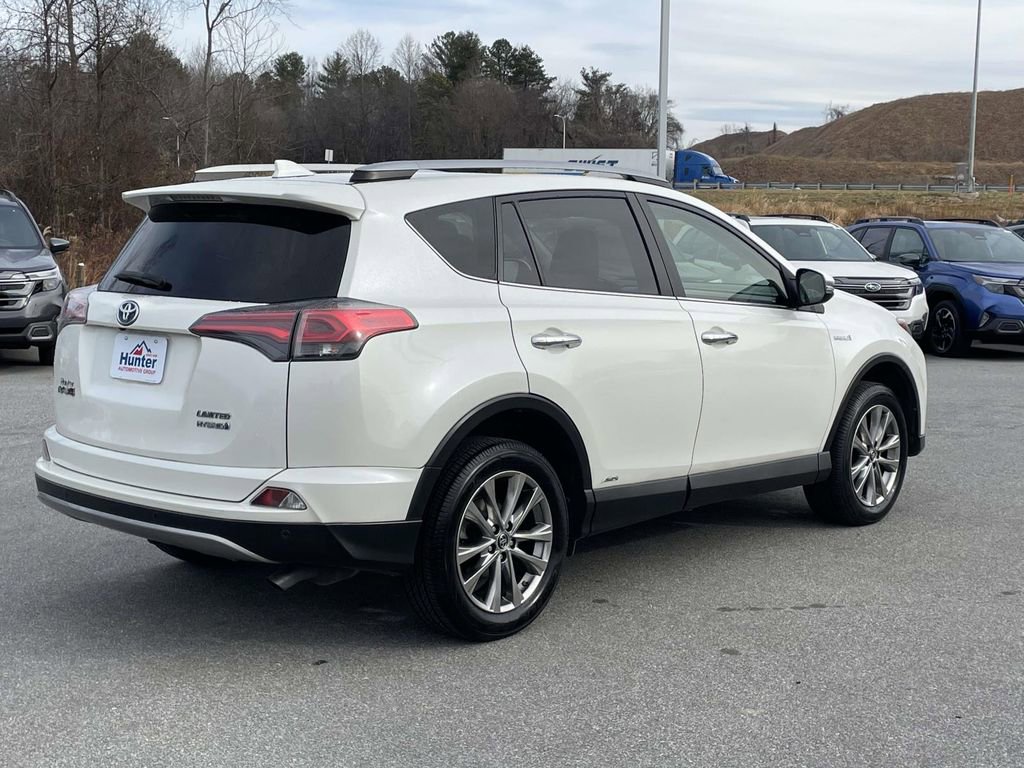 Used 2017 Toyota RAV4 Limited image 28