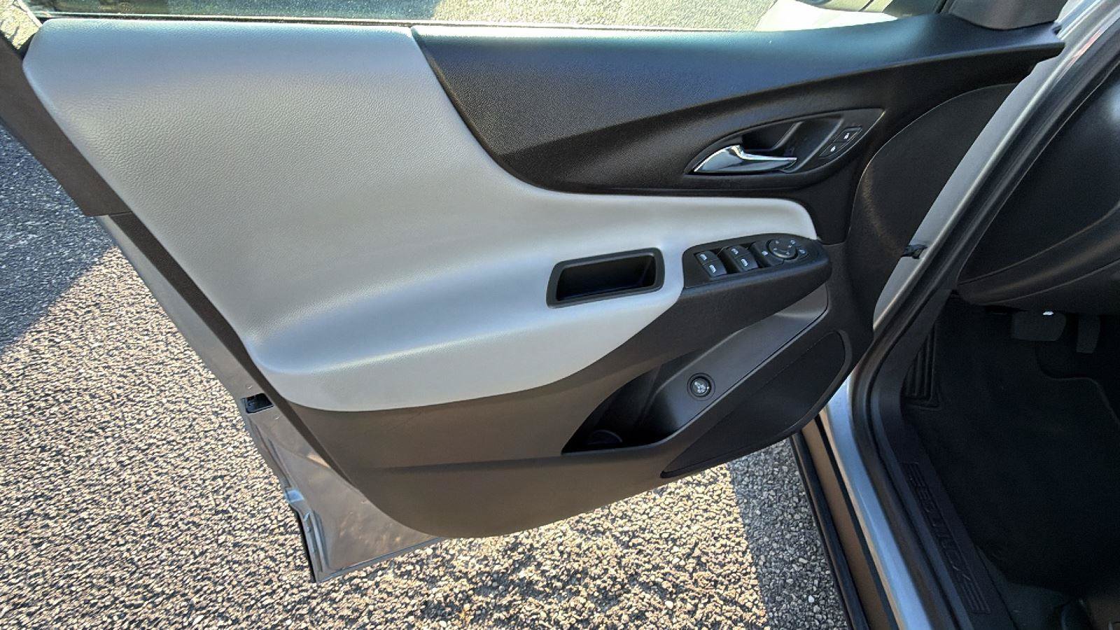Used 2024 Chevrolet Equinox LT FWD image 13