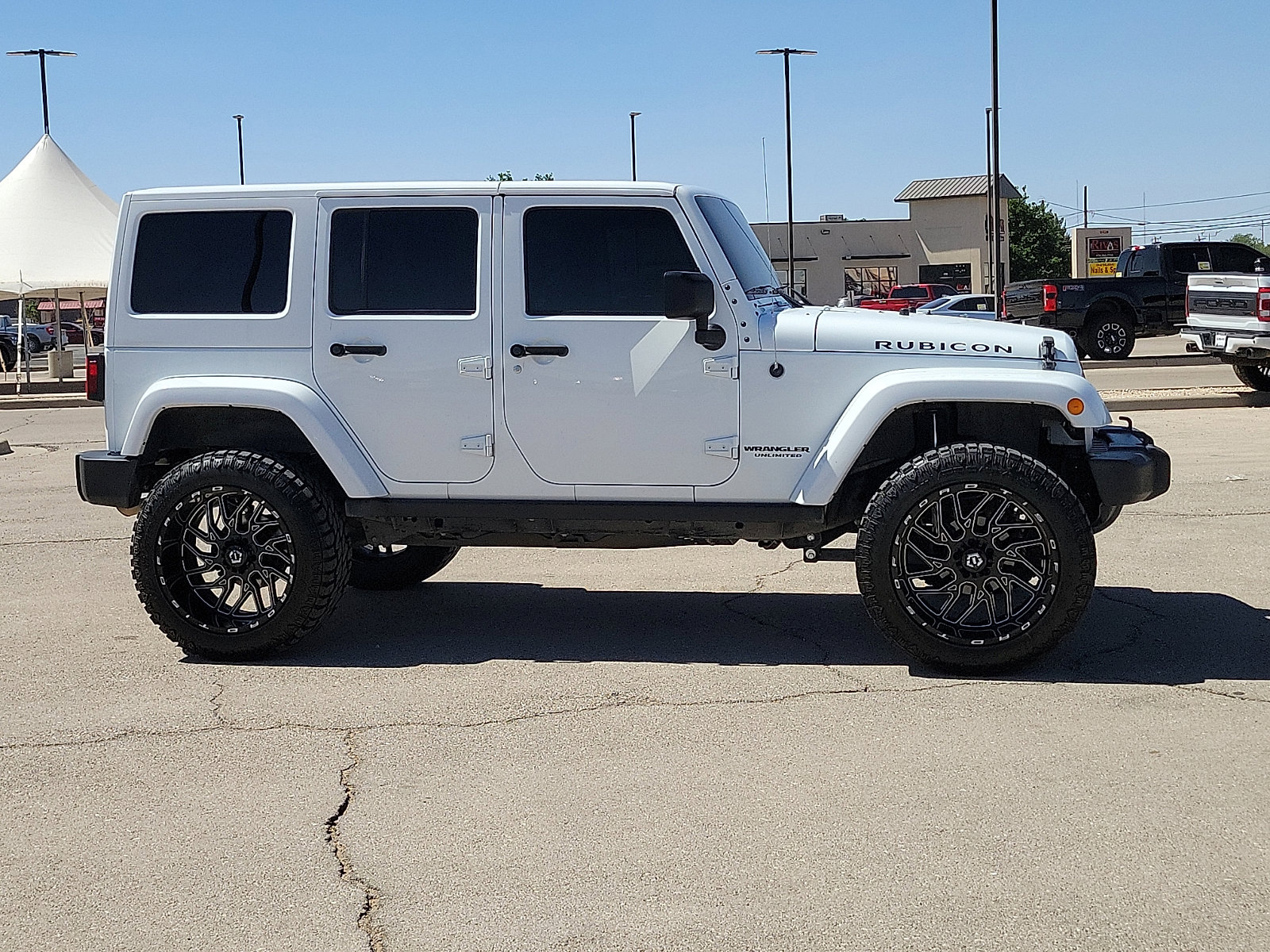 Used 2017 Jeep Wrangler Unlimited Rubicon w/ Connectivity Group AWD/4WD image 5