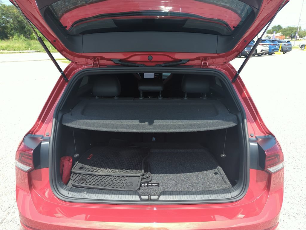 Certified 2026 Volkswagen GTI SE FWD image 31