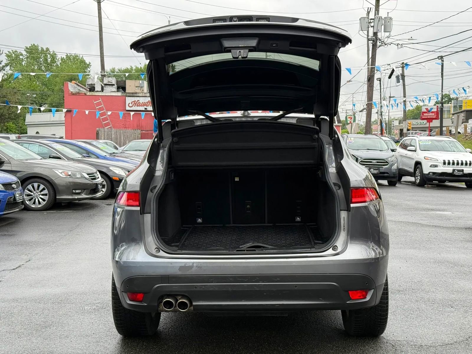 Used 2018 Jaguar F-PACE Premium AWD/4WD image 10