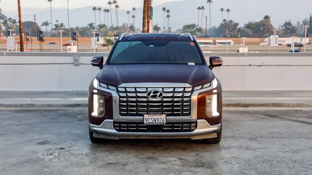 Used 2023 Hyundai Palisade Calligraphy image 3