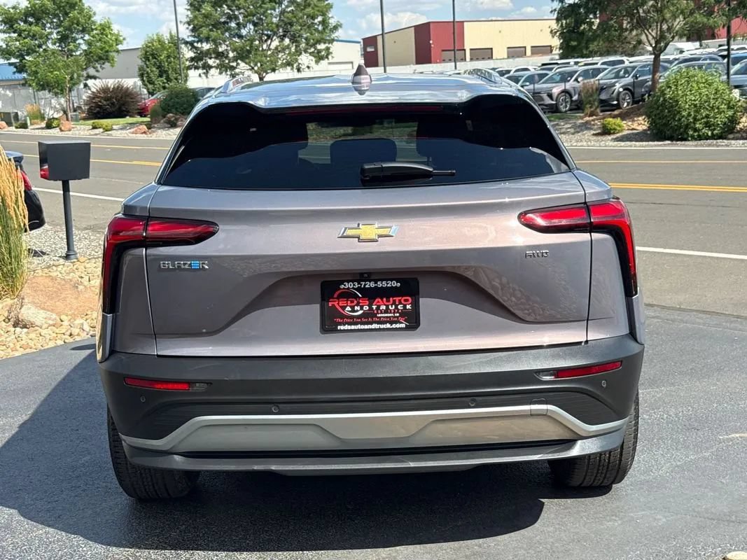 Used 2024 Chevrolet Blazer EV LT AWD/4WD image 30
