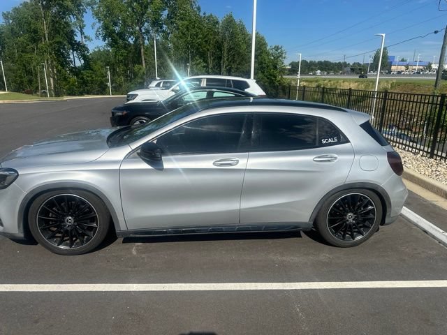 Used 2018 Mercedes-Benz GLA 250 4MATIC image 2