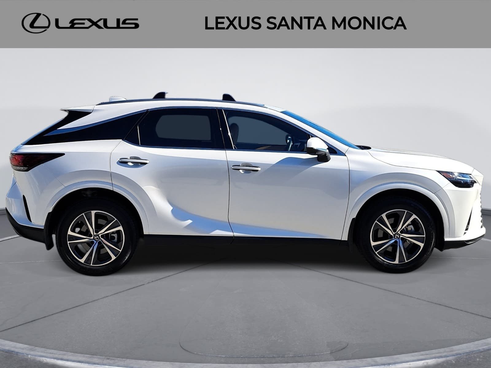 Used 2026 Lexus RX 350h w/ Convenience Package AWD/4WD image 4