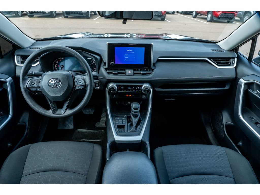Used 2025 Toyota RAV4 XLE AWD/4WD image 19