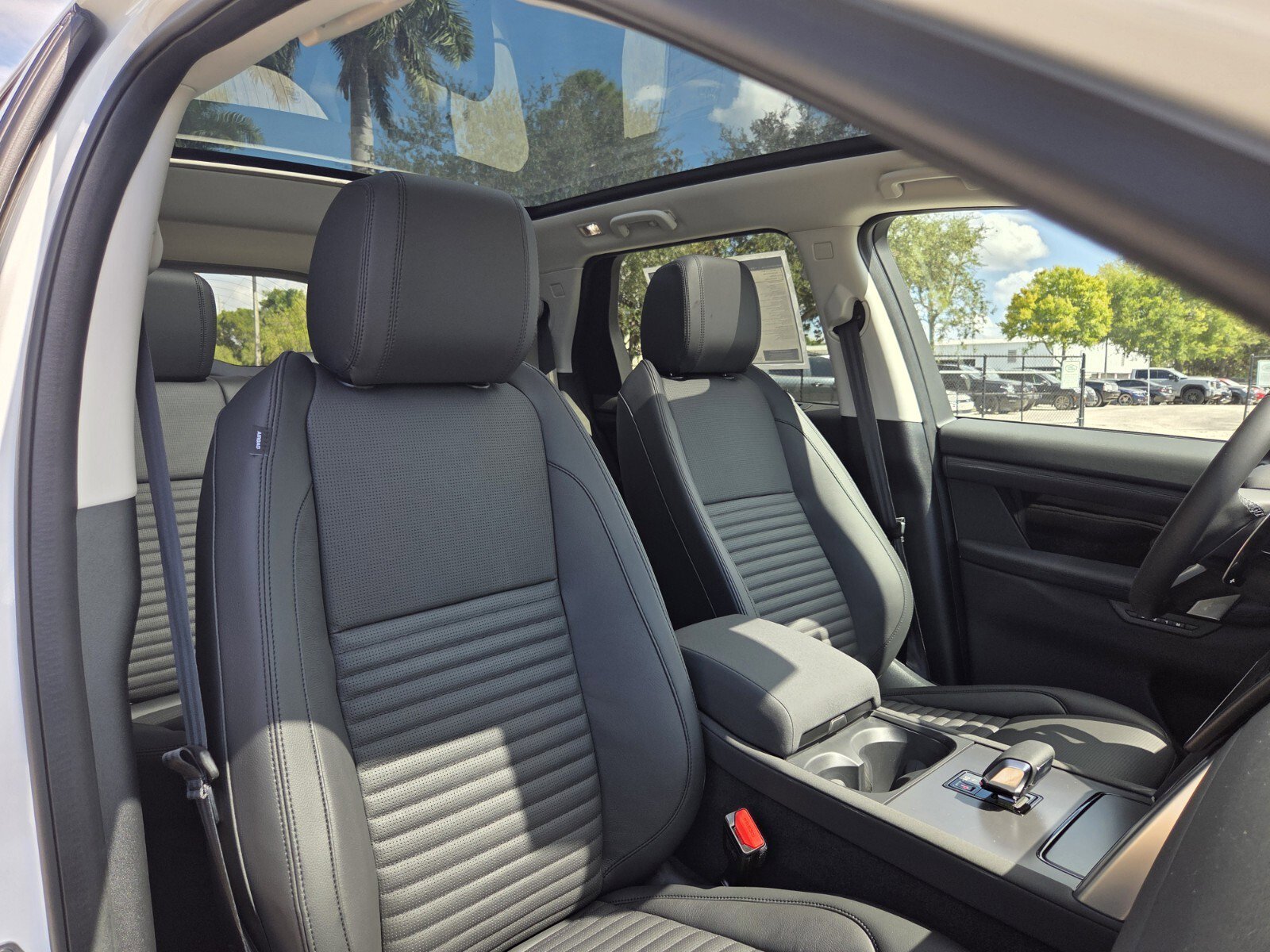 New 2025 Land Rover Discovery Sport S image 10