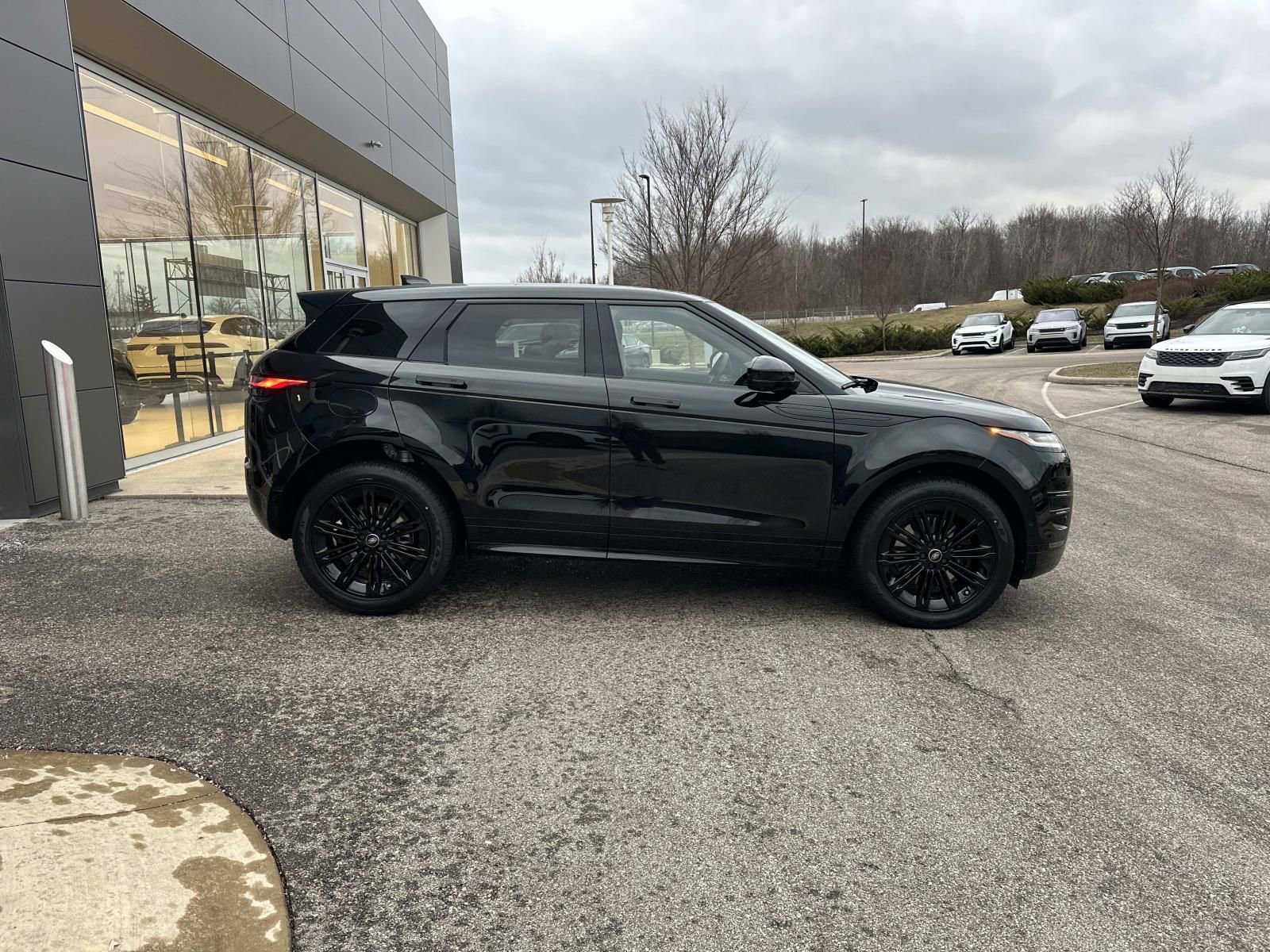 New 2026 Land Rover Range Rover Evoque Dynamic SE image 4